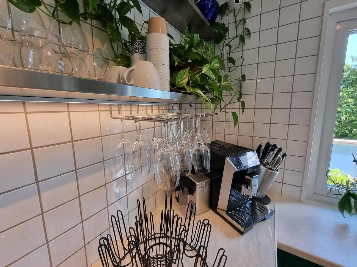 Nyrenoverad Stor Villa 15 Mintuer Fran Goeteborg Centrum